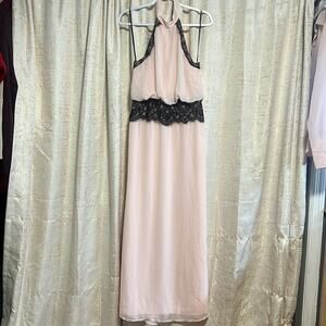 NWT Forever 21 Blush /Black Lace Trimmed Halter Maxi Dress Women's Size Medium !